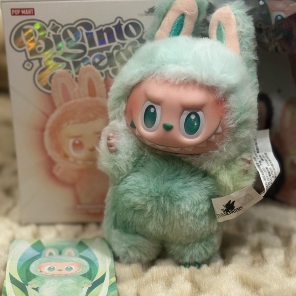 Pop Mart BIG INTO ENERGY- BIE SERENITY Labubu - Picture 2 of 4